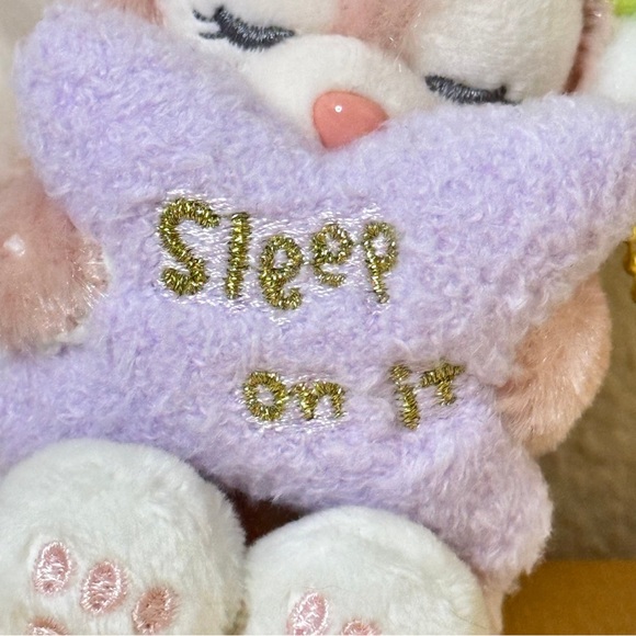“Duffy’s Sweet Dream” LinaBell Badge with Keychain Tokyo Disney Sea Exclusive - Picture 2 of 8